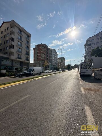 ÇAYIROVA ATATÜRK MAH. MUAMMER AKSOY CADDESİN'DE 2+1 ÜST DUBLEKS
